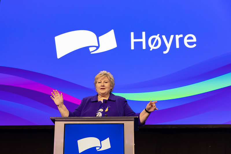 Erna Solberg på Høyres talerstol under landsmøte 2022